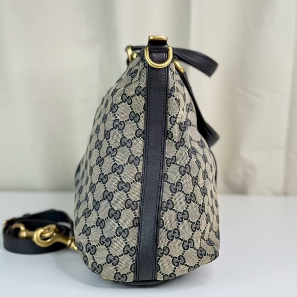 Gucci GG Logo Supreme Shoulder Bag  with Red and Navy Stripes Classic Design - Picture 5 of 10